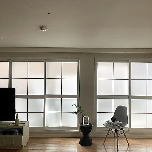 格子窓,格子窓DIY,DIY,窓枠DIY,北欧モダン,楽天ルームに載せてます,モノトーン,賃貸マンション,cooee,クーイーデザイン,賃貸,賃貸インテリア,cooeedesign,海外インテリアに憧れる,インスタ→nuunao2019,モノトーンインテリア,フラワーベース,イームズチェアリプロダクト,Overview nuunao2019の部屋