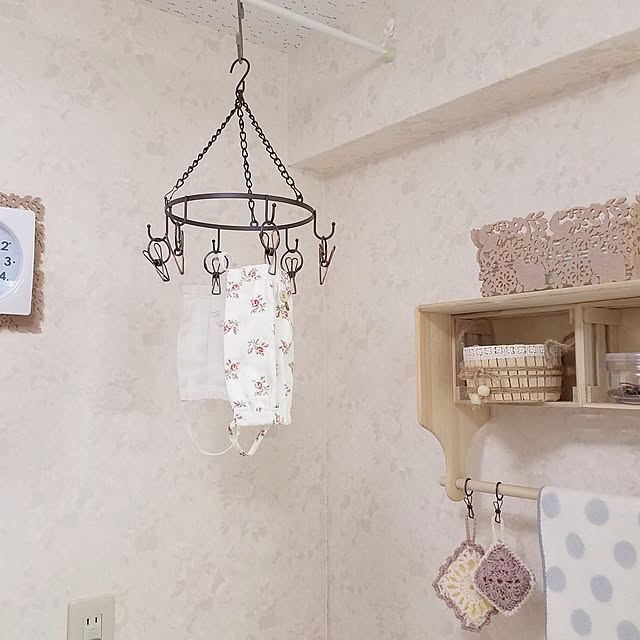 Bathroom,100均,ダイソー,ハンドメイド,リメイク,手作り,アイアンインテリア,ハンギングフックサークル,サークルフック,アンティーク調カードリング,アンティーク調クリップ,マスク手作り,エコたわし,室内用小物干し,100均リメイク miccyoの部屋