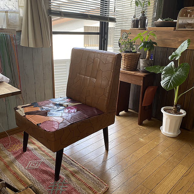 落ち着く場所,古いもの,DIY,革でDIY,座面が広くて座りやすい,喫茶店の椅子,椅子,My Desk,観葉植物 Hidamari-Rの部屋