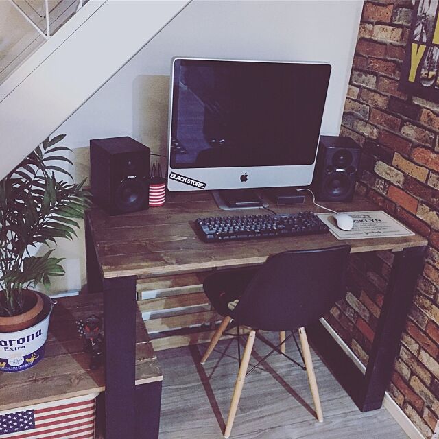 My Desk,ブルックリン風,コロナバケツ,壁紙DIY,2×4材,イームズチェア,パソコンデスクDIY,DIY msy0630の部屋