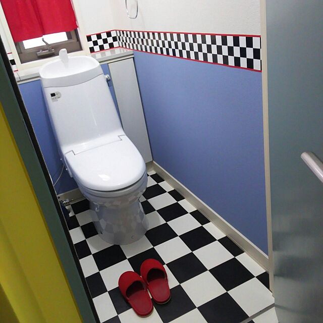 Bathroom,アメリカン,カラフル,カラフルな壁,マスキングテープ,粘着シート,クッションフロア,ペンキ,アメリカンなトイレ kuupugの部屋