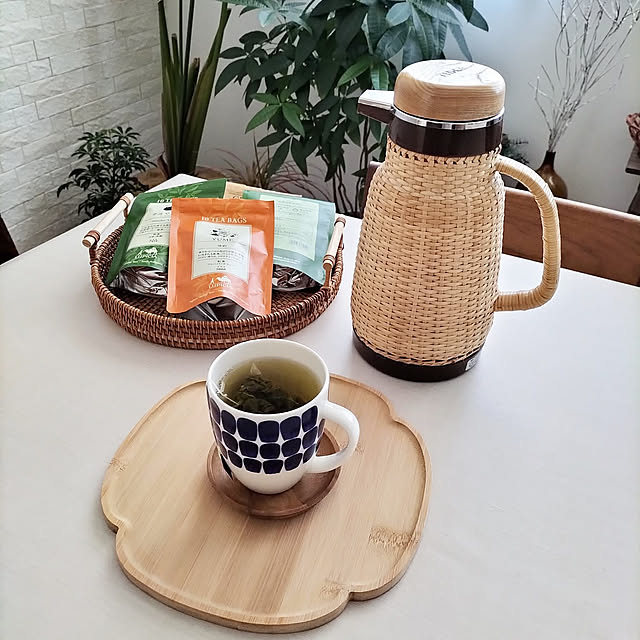 My Desk,新生活,ダイニング,すっきり暮らしたい,楽しく暮らす,おうち時間,みどりのある暮らし,観葉植物のある暮らし,ナチュラルモダンインテリア,柏木工ダイニングテーブル,お茶の時間,タイガー魔法瓶,電気代節約,スリーコインズの竹プレート,おうちカフェ風 coco0.84.の部屋