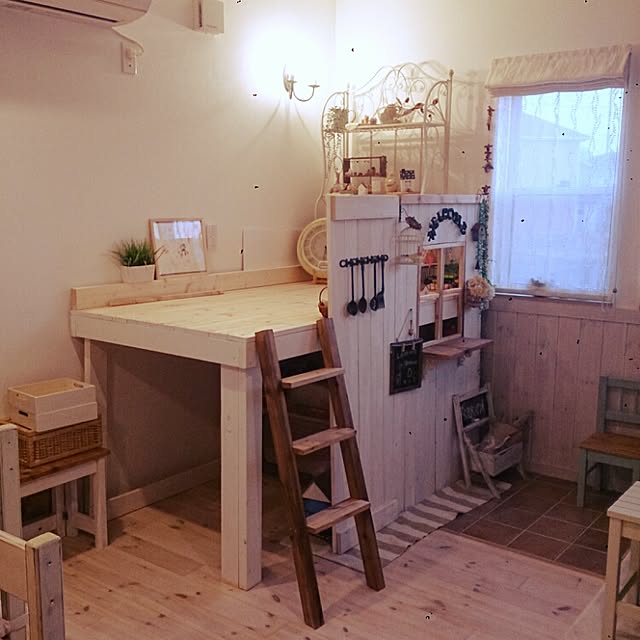 Lounge,ロフト DIY,はしごDIY ,キッズスペース,キッズスペース カムホーム comiriの部屋