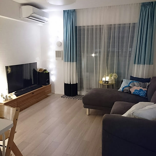 Lounge,SANGETSUのカーテン,アクセントクロス,IKEA,IKEAのソファー,トレイテーブル,ディスプレイ,マンション,いいね、フォロー本当に感謝です♡ tttbbbの部屋