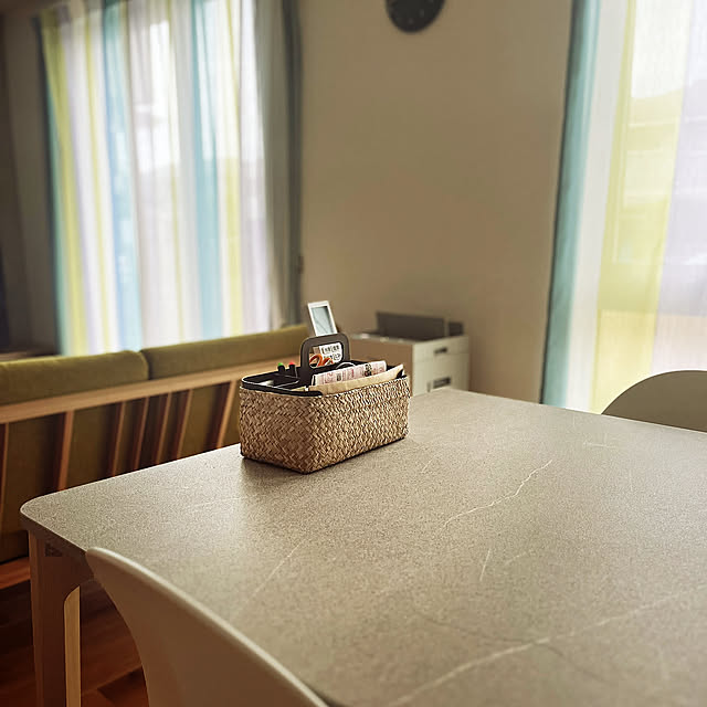 手紙置き場,文房具置き場,ダイニングテーブル,整理かご,網代編み,シーグラス,ハコブNインボックス,ニトリ,リモコンの置き場所,無印良品,My Desk gudemanaの部屋