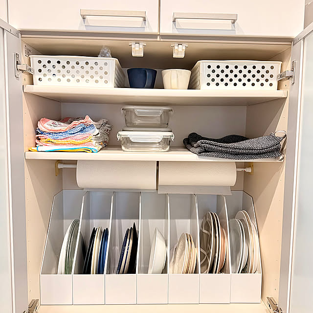 Kitchen,カップボード収納,カップボード,食器棚の中,食器棚収納,食器棚,キッチンペーパー収納,キッチンペーパー,キッチンペーパーホルダー,コストコキッチンペーパー,すきま収納,隙間収納,デッドスペース,キッチン,キッチン収納,ワンアクション,キッチンの工夫,家事楽,家事の効率化,楽家事,ワンアクション収納,家事楽アイデア neneの部屋