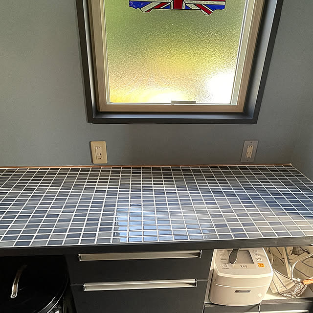 Kitchen,ブルーグレー,キッチン,DIY,タイル,キッチンカウンター,キッチン収納,DIYタイル,タイル貼り,タイルDIY,キッチン背面収納,家電置き場,趣味時間,モザイクタイル DIY,モザイクタイル 328の部屋