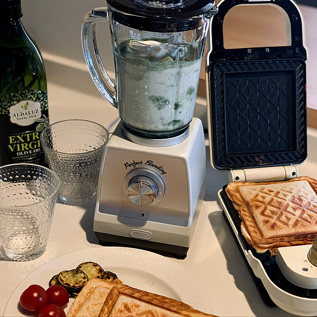 お気に入り,おうち時間,カフェ風インテリア,キッチンカウンター,すきなものに囲まれた暮らし,カウンターキッチン,好きなものに囲まれた暮らし,キッチン,オシャレ家電,インテリア照明,マイホーム,カフェ風,規格住宅,マイホーム記録,シンプルインテリア,RoomClipショッピング,おうち見直しキャンペーン yukke.no.ieの部屋