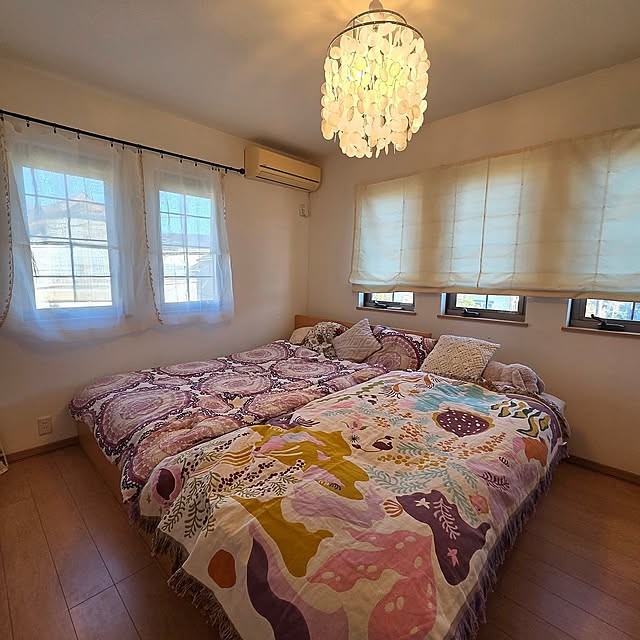 Bedroom,明かりを楽しむ,照明,寝室,ペンダントライト,ハモサ,照明器具,シェルライト,シェルランプ,照明好き,寝室の照明,ハモサ照明,HERMOSA,照明が好き,寝室インテリア,照明選び,シェルライトペンダント,シェルランプ ホワイト MARIE.color.interiorの部屋