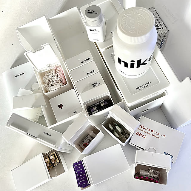 My Shelf,IKEA引き出し収納,IKEAキッチン,seria,テンションあがります♡,綿棒収納,薬入れ,お薬収納,四角好き♡,薬の収納,診察券ケース,好きな眺め,シンデレラフィット,薬置き場,四角い箱,ホワイト収納,カクカク好き,四角い物が好きすぎる。,診察券収納,お薬手帳収納,へその緒,無駄なく収納,お薬手帳ケース,DAISO商品,診察券の置場所,ケース収納,四角フェチ,偏愛,偏愛収納,カクカクデザイン好き kittyの部屋