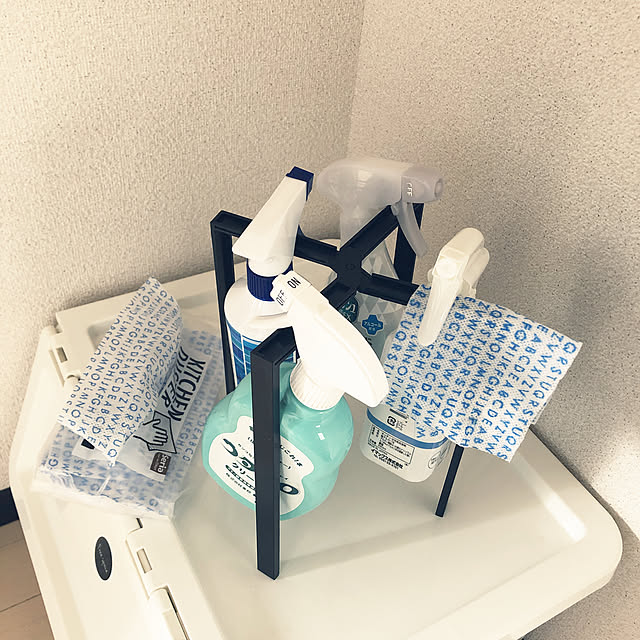 ひっかけるだけ,収納見直し中,すぐに使いたい！,スプレー収納,お掃除グッズ,ゴミ袋スタンド,マルチスタンド,綺麗に収納したい。,綺麗に保ちたい,100均,いつもいいね！ありがとうございます♪,いいね＆フォローありがとうございます♡,拭き掃除,拭き掃除楽々,My Shelf teraの部屋