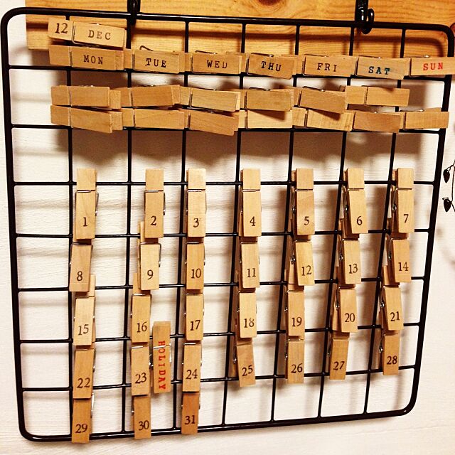 On Walls,2014.12.17,seria,木製ピンチ,ワイヤーフェンス,万年カレンダー,作ってみた,セリア,材料3つ以内,100均,100均リメイク keikoの部屋