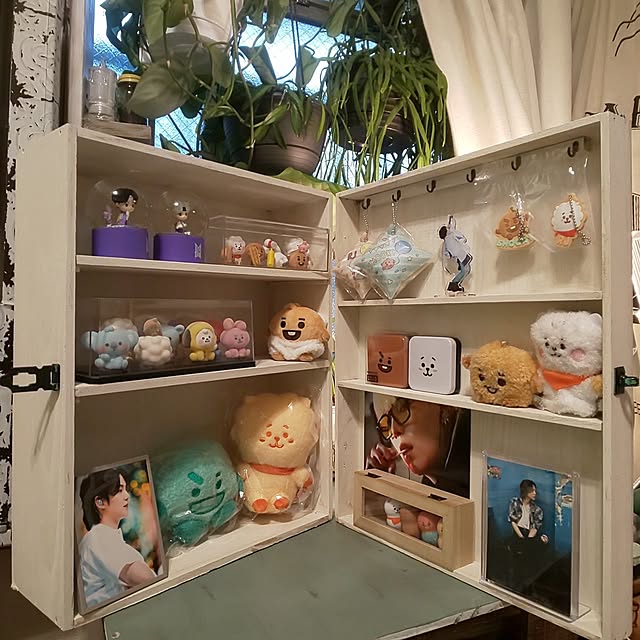 My Shelf,DIY,団地,オタク部屋,木箱DIY,築35年団地,団地住まい,ミニテーブルDIY,bts,コメントお気遣いなく,失敗DIY,BT21,推しのいる生活,オタク棚,平和を願って,ユンギさん,大丈夫です大人として社会生活してますw,オタクの祭壇,木箱 yuuu7712の部屋