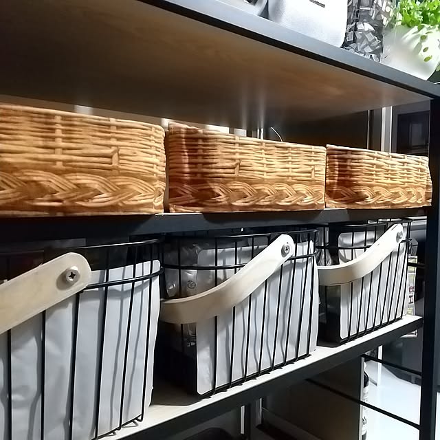 Kitchen,かご・バスケット,ダイソー,リメイク,無印良品,柔らかポリエチレンケース,キッチン収納,キッチンカウンター,綾野製作所カップボード,ムーンシルバー,アラジントースター,ヘルシオ,シャープ冷蔵庫,アイアンバスケット,クラフトバンド,リアルプリント,ワンハンドルバスケット,ベトナム,ラタントレイ,ダルトン,ブルートゥーススピーカー,レトロ,男前インテリア,コンポ,DIY棚,ペペロミア ジェミニ,スリーピー,蒸籠 meiの部屋