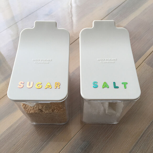 Kitchen,砂糖と塩,DIY初心者,シール貼っただけ。,sarasadesignstore,いい天気,砂糖,塩,キッチンコンテナー,キッチン小物,salt&sugar 16m2の部屋