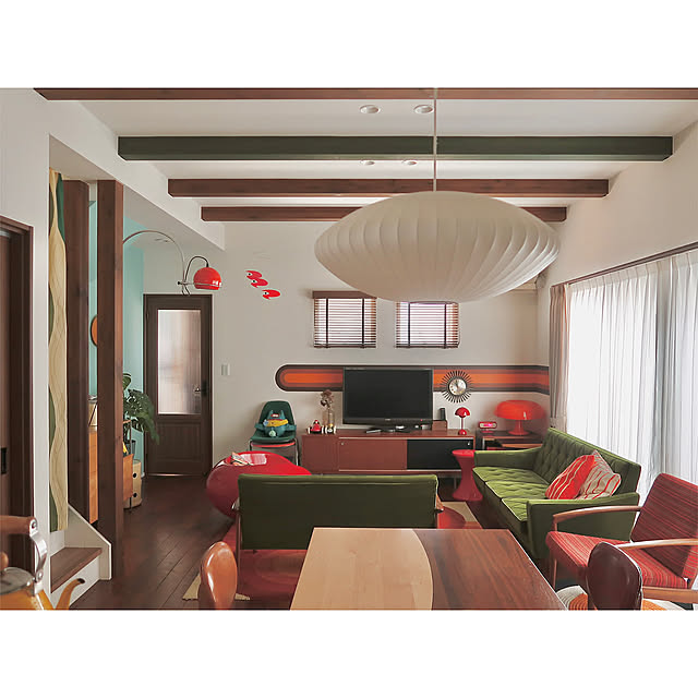 Lounge,ペーパーナイフソファ,カリモク60 ロビーチェア,バブルランプ,レトロ,ミッドセンチュリー,ミッドセンチュリーモダン,スペースエイジデザイン,イームズ NK67の部屋