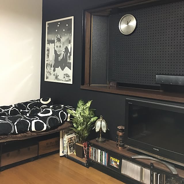 On Walls,ディアオール,出窓リメイク,フェイクグリーン,有効ボード,TV台DIY 1969FG-180の部屋