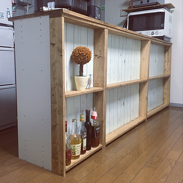 ダークウォルナット,ワトコオイル,リメイクシート,キッチンカウンターDIY,キッチン収納,Kitchen,キッチンテーブル,キッチンカウンター,テーブルdiy,DIY,DIY棚,ディアウォール,棚DIY,集成材,ワトコオイルダークウォルナット,2×4材,ディアウォール DIY,ディアウォール 棚,パイン材,賃貸,ハンドメイド,塗装DIY,1×4材,Kitchen,カウンター下収納,カウンター下,ラブリコ ディアウォール DIY,ラブリコ,カラーボックス カウンター,カラーボックスでキッチンカウンター,三段ボックス,カラーボックス DIY,カラーボックス,カウンターテーブル,カウンターキッチン,カラーボックスリメイク,賃貸キッチン,賃貸でも諦めない,酒棚,酒,プラダン養生シート,プラダン,プラダンにリメイクシート chikappamentaikoの部屋