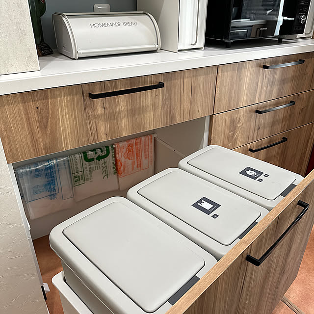 Kitchen,つっぱり棒収納,ごみ袋収納,タカラスタンダード オフェリア,新生活,ニトリ♡,ダイソー♡,RCの皆さまに感謝♡,なかなかコメント出来なくてごめんなさい。,フォロワー様に感謝です !,新築一戸建て,エースホーム,コメントお気遣いなく♡,テキトー健康オタク,スーパー銭湯ファン,みて頂きありがとうございます( ◡̈),男前キッチン bm.aoiの部屋