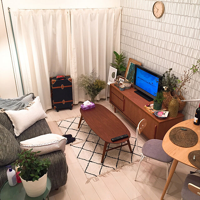 Lounge,ワンルーム,IKEA,一人暮らし,6畳,ニトリ,北欧,ひとり暮らし,海外インテリア,ワンルーム 狭い,観葉植物,しょくぶつのある暮らし,ナチュラル,ソファ yk_interの部屋