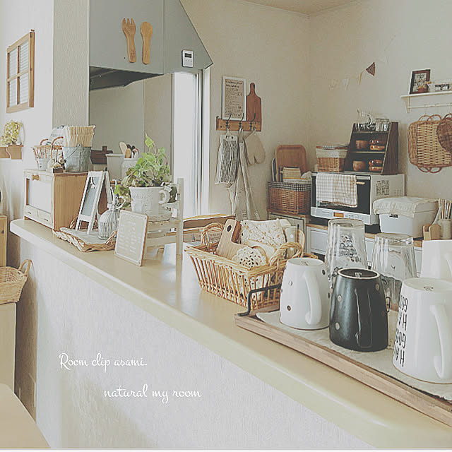 Kitchen,カウンター上,カウンターキッチン,セリア,キッチン雑貨,いつもいいねやコメありがとうございます♡,ナチュラルインテリア,ナチュラル,salut!,かご収納,白×木,ナチュラルが好き,カフェ風インテリアを目指して,ほっこり癒されるお家作り asami.の部屋
