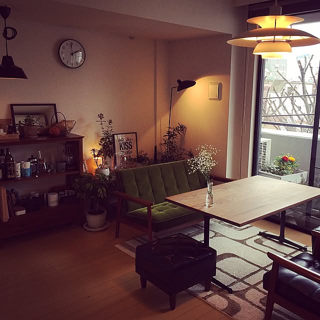 Stephen Kenny,カリモク60 Ｋチェア,ランパデール アン ルミエール,ヤコブセン,観葉植物,照明,一人暮らし,北欧,PH5,Louis Poulsen,男前,greeniche,カリモク60 ロビーチェア,IDEE,Overview,カフェ,カフェインテリア,ミッドセンチュリー Yutakaの部屋