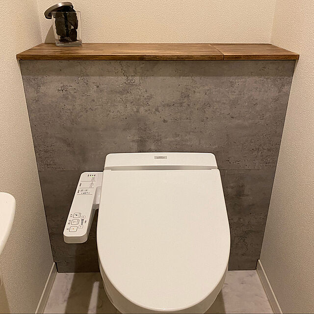 コンクリート調×ウッド,タンクレス風,DIY,Bathroom HARIの部屋