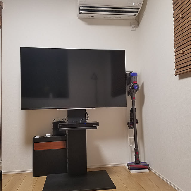Lounge,ダイソンV8,wall,テレビスタンド,狭小住宅,ウッドブラインド yuiの部屋
