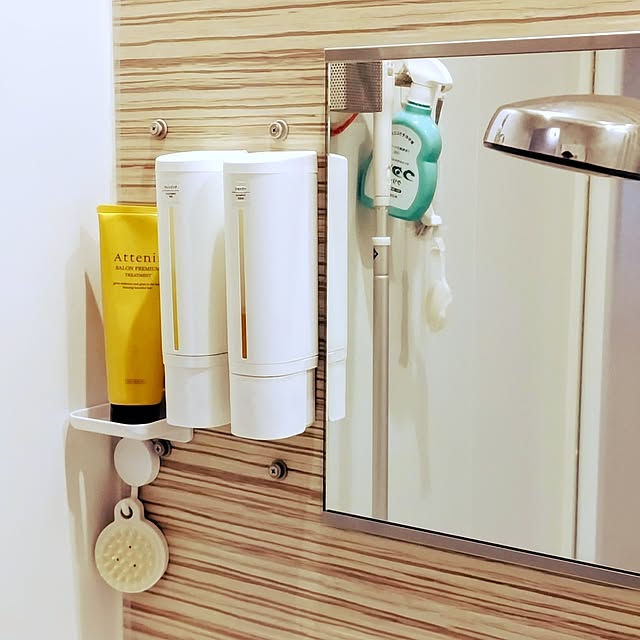 Bathroom,無印良品,マグネット,ドライヤー,バスルーム,百均,マンション,ユニットバス,ニトリ,セリア,キャンドゥ,シンプル,ホワイト,大掃除,100円ショップ,マグネットフック,ソープホルダー,マンション暮らし,シャンプー収納,コードホルダー,暮らしのひとコマ,下から出るマグネットディスペンサー,ドライヤーのコード,シャンプー・リンス,識別ラベル,掃除,浮かせて収納,収納,汚れ防止用マスキングテープ,キラックス mi-saの部屋