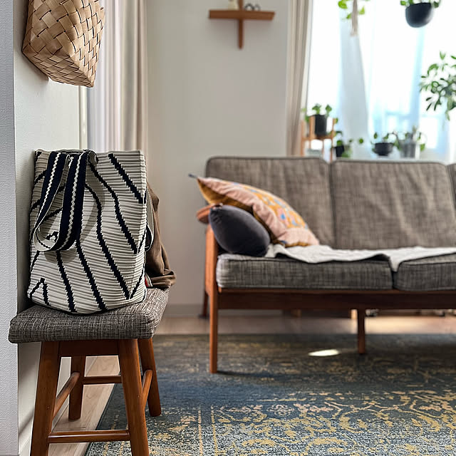 Lounge,ベルメゾンのスツール,カバンの置き場所,スツールリメイク naojinの部屋