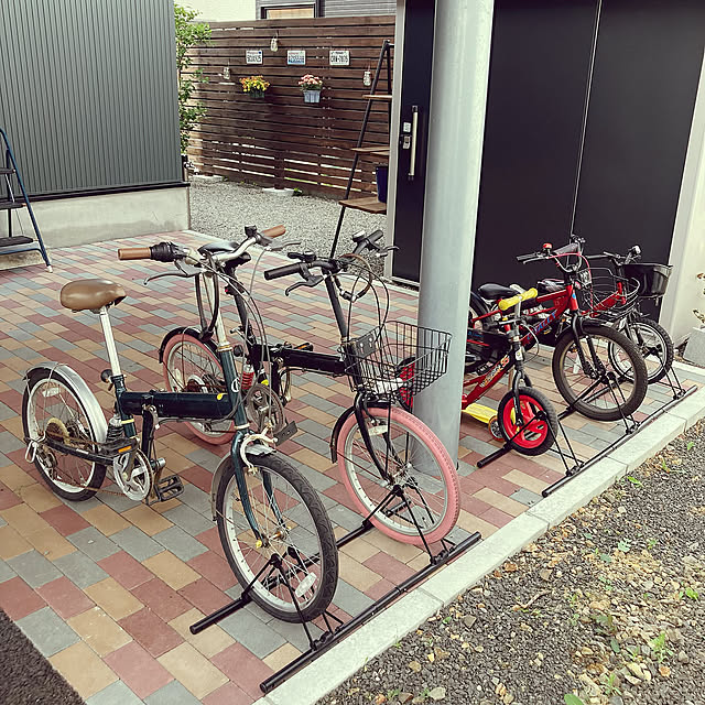 自転車スタンド,机じゃなくて狭い庭,買ってよかった,庭,ウッドフェンス,カーポート,ラダーシェルフDIY,ヨド物置,インターロッキングストレート,ガルスパンモスグリーン,ペチュニア,オステオスペルマム,狭い庭,北海道,My Desk,自転車置き場 fuuuchan69の部屋