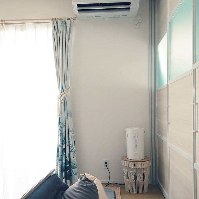 Lounge,ワイヤーバスケット,出来上がり♡,南国リゾート風,マクラメ,500円商品,ワイヤーバスケットテーブル,ダイソー,ハンドメイド,アレンジ,加湿器置き場,加湿器,ZOJIRUSHI haruharuの部屋