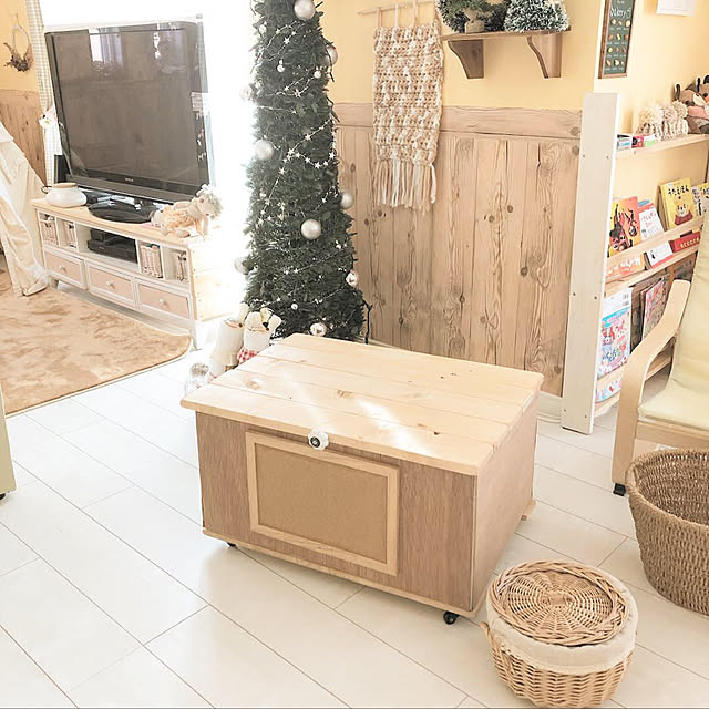 Entrance,クリスマス,カラーボックスリメイク,カフェ風,キッチンDIY,なかなか訪問できずごめんなさい(;_;),100均DIY,リメイク,ハンドメイド,キッチンペーパーホルダーDIY,リメイクシート,ナチュラルインテリア,DIY,いいね＆フォローありがとうございます❤️,手作り,DIY棚,ナチュラル大好き,Instagram→mayn_12868,いいね、フォロー押し逃げごめんなさい,カフェ風インテリア,可愛いかご,模様替え mamorysの部屋