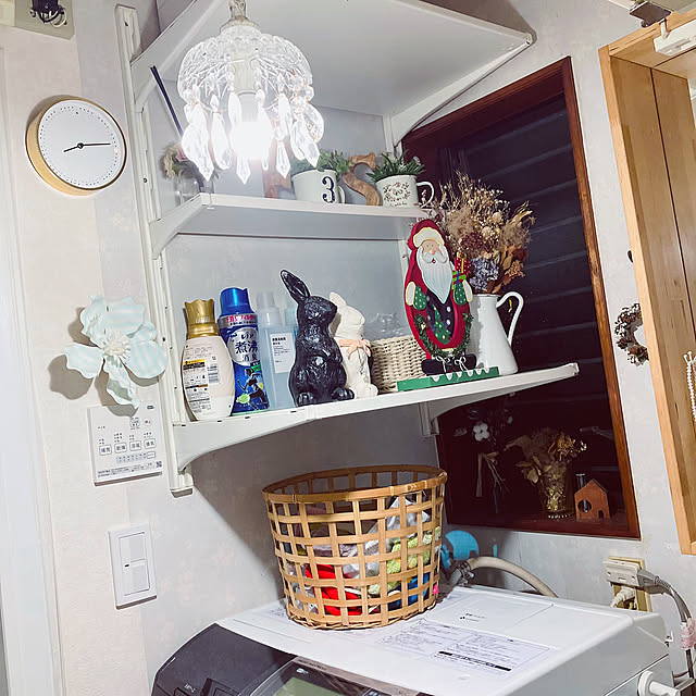 Bathroom,うさぎ雑貨,ミニシャンデリア,竹籠,フランフラン雑貨,IKEAの棚,洗濯機上収納,クリスマス,サンタクロース,ドライフラワーのある暮らし mimichankの部屋