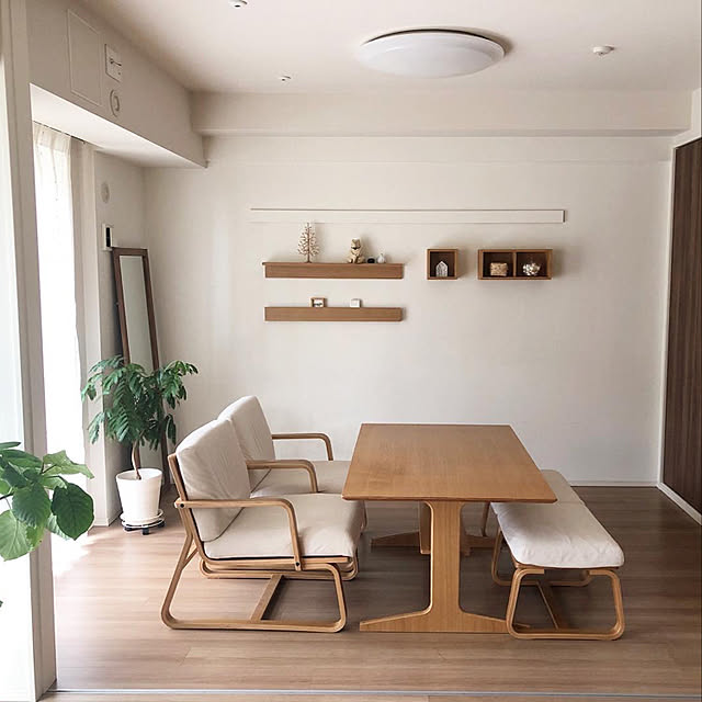 無印良品,無印良品と暮らす,スッキリ暮らしたい,シンプルインテリア,マンション,無印良品で暮らす,シンプルな暮らし,無印良品 収納,壁に付けられる家具,余白のある暮らし,ミニマリスト,シンプルライフ,暮らしを楽しむ,暮らしを整える,すっきり暮らす,持たない暮らし,快適な暮らし,暮らし,姿見,Lounge iwamayuの部屋