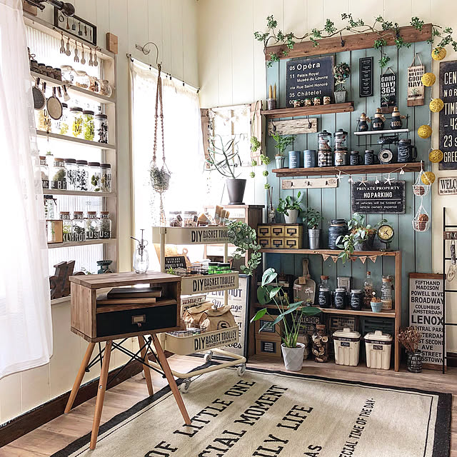 手作り家具,サイドテーブル,端材,DIY,セリア,100均,男前インテリア,チェア,Overview arch.to.meetの部屋