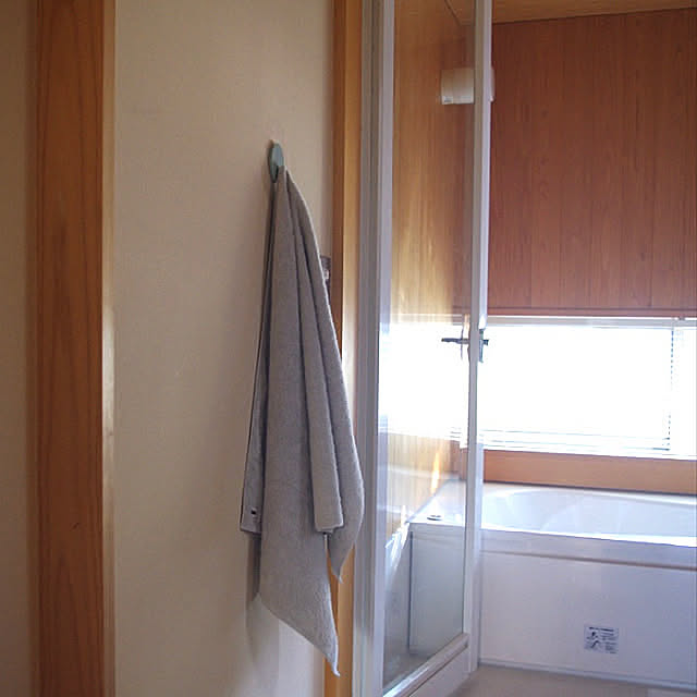 お風呂場,タオル掛け,壁紙用フック,壁,ウォールデコレーション,Bathroom sugomoliの部屋