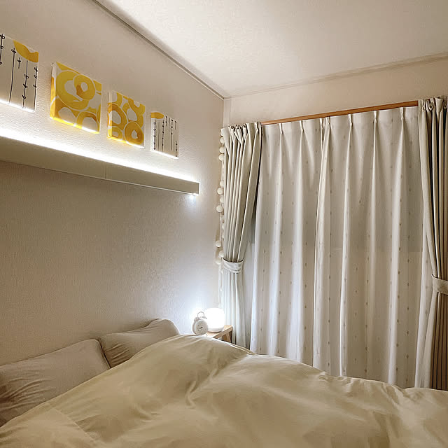 ダブルベッド,壁に付けられる家具・長押・幅８８ｃｍ,壁,IKEAストックホルム,無印良品 壁に付けられる家具,ファブリックパネル手作り,ファブリックパネル,スマート照明 WiZ,暮らしのハンドブック2023,マルチカラーLED電球,スマート家電,スマートホーム,照明,寝室の照明,ナチュラルインテリア,すっきり暮らしたい,LEDライト,調光調色,ナチュラル,建売住宅,調光調色ライト,寝室,間接照明,Bedroom,dailyroomclip/mag-rino,スマート照明,テープライト,フロアライト,ポータブルライト,WiZテープライト rinoの部屋