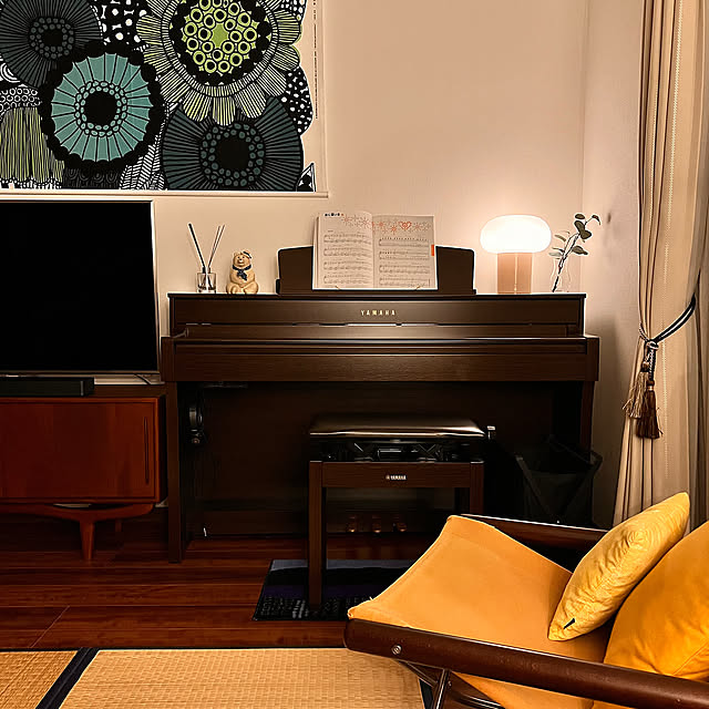 Lounge,YAMAHA電子ピアノ,くまさん貯金箱,マリメッコファブリックパネル,ニーチェア,DEJSA,IKEA 照明,北欧好き,ユニット畳,イケヒコ,北欧,シンプル,北欧インテリア _sakumasikiの部屋