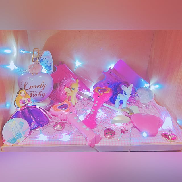 My Shelf,ゆめかわいい,かわいい,ムラサキ,ピンク　,100均,おもちゃ,ディズニープリンセス,マイリトルポニー,キラキラ,イルミネーションライト,ラプンツェル mizuhoの部屋