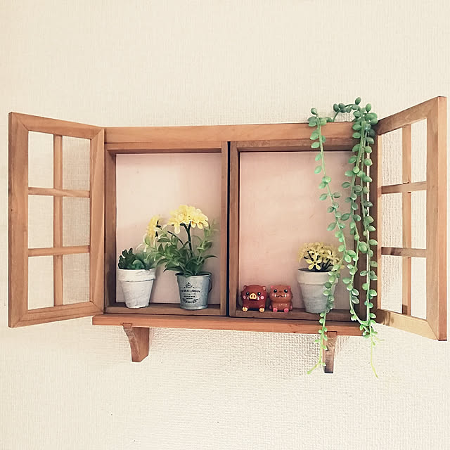 On Walls,お正月,窓枠風DIY,セリア,木製トレイ,木製窓枠扉,フェイクグリーン,フェイクフラワー,ブリキミニバケツ,ランチマット,ウォールラック,蝶版,DIY,雑貨,木箱リメイク,木箱,インテリアウォールバー keirocoの部屋