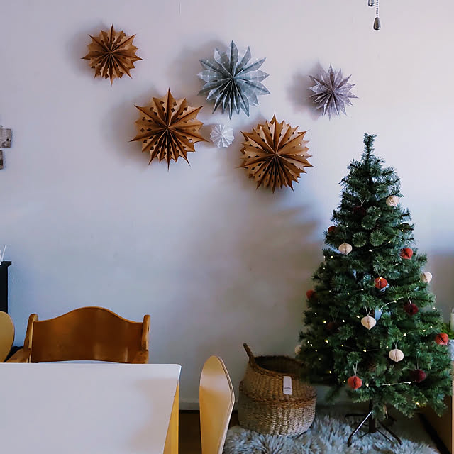 Overview,クリスマス,クリスマスツリー,アルザスツリー150㎝,H＆M HOME,ペーパーオーナメント,ハンドメイド,ペーパーファン,ムートン,こどものいる暮らし,100均,2022.11.21,紙袋リメイク miwaの部屋