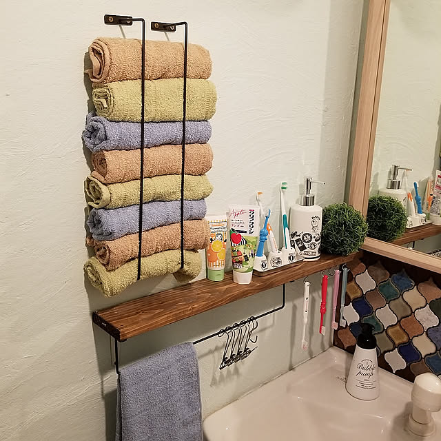 Bathroom,しっくい壁,漆喰壁DIY,洗面所,10000人の暮らし,DIY,オシャレ,楽天,セリア,アイアンバー,タオルホルダー,タオル収納,100均,タイル,ランタンタイル,鏡,片付け,２４０匁 starryskyの部屋