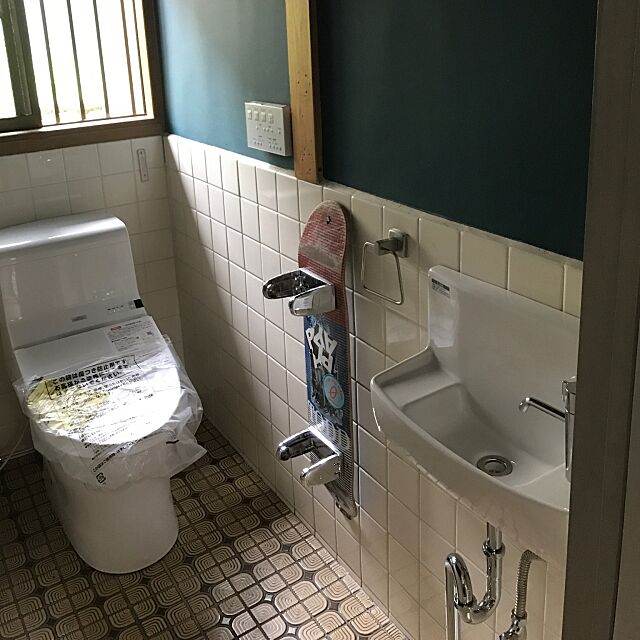 Bathroom,トイレットペーパーホルダー,スケートボードリメイク,DIY,男前 T-akiの部屋