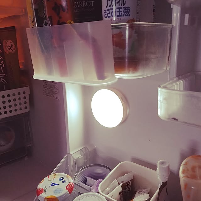 Kitchen,使い方いろいろ,団地,ダイソー♡,いつもいいねやコメありがとうございます♡,賃貸団地,団地住まい,コメント嬉しいです♡ありがとう♡,フォロワー様900名 感謝です(^^),集合住宅に住む,古い団地でも心地よい暮らし,キッチン,使いやすい♡,充電式,人感センサー付き,マグネット式,330円商品,冷蔵庫の中,暖色系、寒色系有り,非常用にも便利 runaの部屋