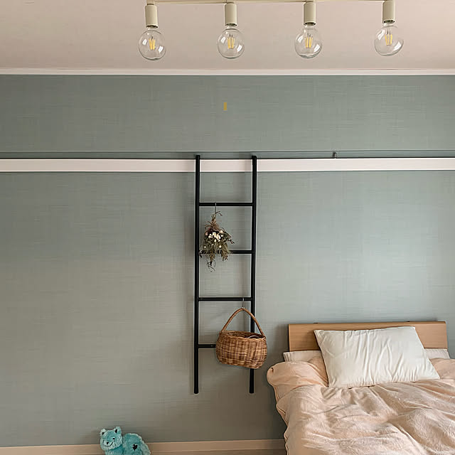 アクセントクロス,はしご,照明,ドライフラワー,Bedroom chiの部屋