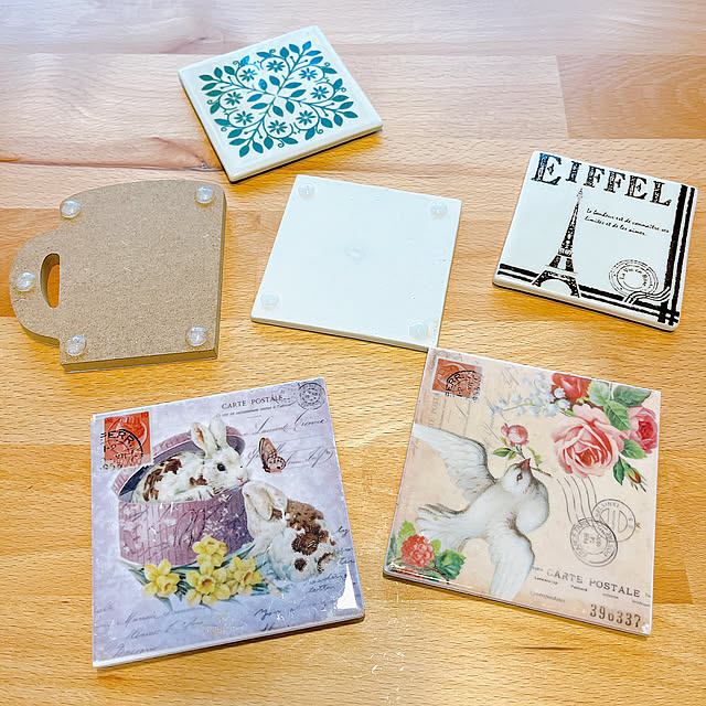My Desk,用途多様,キズ、滑り止めに,ナチュラルキッチン,正方形タイル,おすすめ商品,キズ防止対策,クッションゴム,ダイソー♡ eriharuの部屋