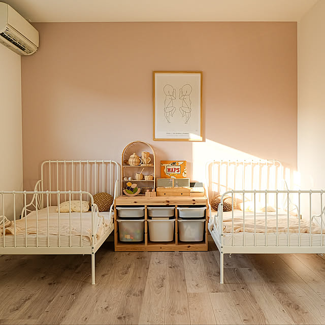 Bedroom,ラシッサDフロア,THE BIRTH POSTER,アートポスター,キッズベッド,ベッド周り,こども部屋&キッズスペース,IKEA,子供部屋,アクセントクロス,キッズルーム,トロファスト,木のおもちゃ,海外インテリア,キッズインテリア,小さな家,こどもと暮らす,すっきり暮らす,シンプルな暮らし,マイホーム記録,こどものいる暮らし,キッズルームインテリア,キッズスペース,リクシル,寝室 shiiiの部屋