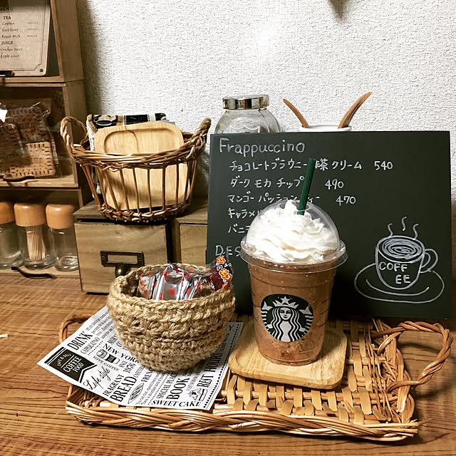 My Desk,メニューボード,黒板,これは飲めません(;_;),粘土,スタバ風,フラペチーノ,プレ企画準備中,ハンドメイド,編み物,カフェ風,セリア,賃貸,雑貨,100均,次の投稿でプレゼント企画,ダイソー,ナチュラルキッチン kikilalaの部屋