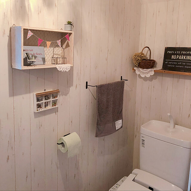DIYでカフェ風トイレ☆ナチュラルな空間はくつろぎの場所 | RoomClip 
